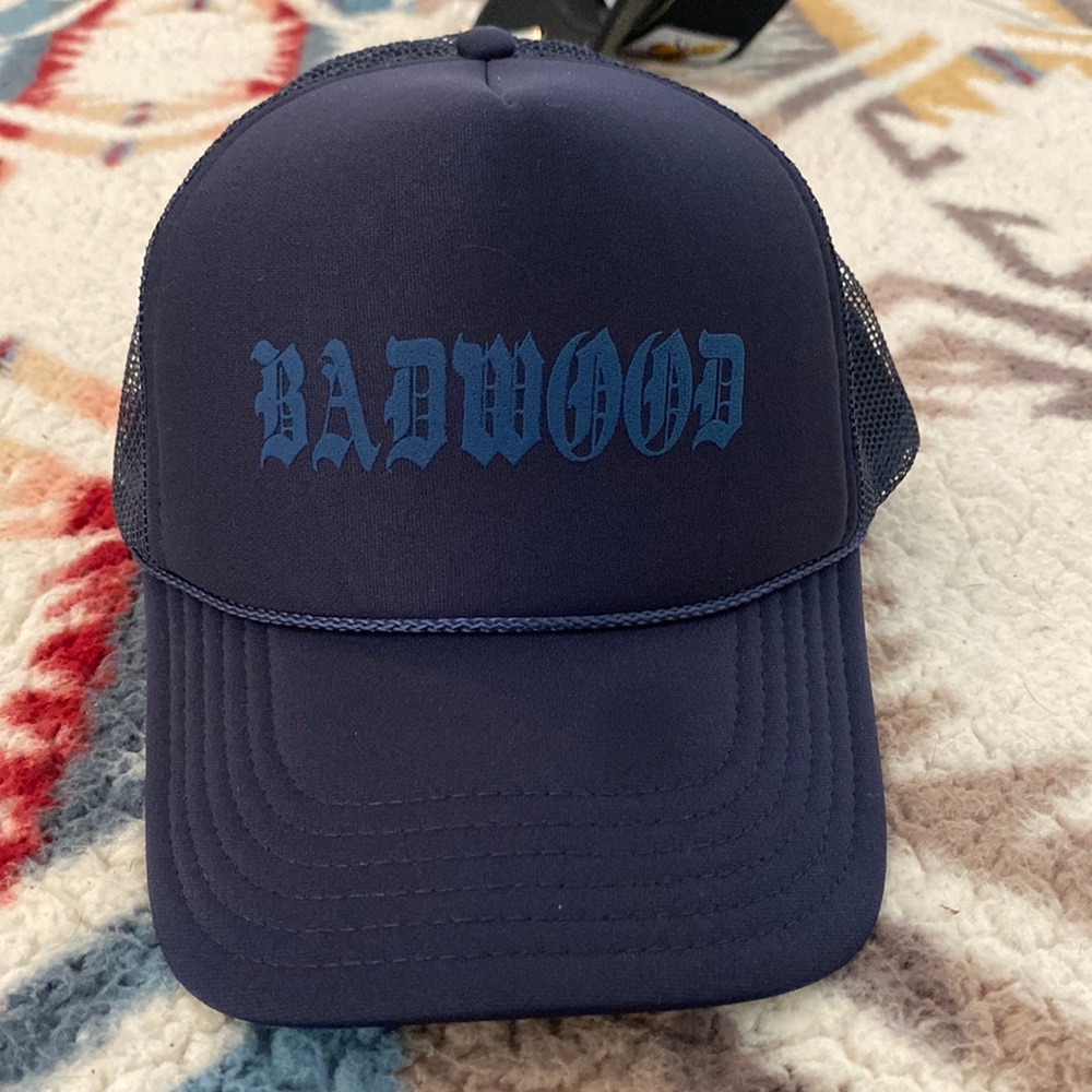 Badwood “OLD ENGLISH” foam trucker hat in navy
